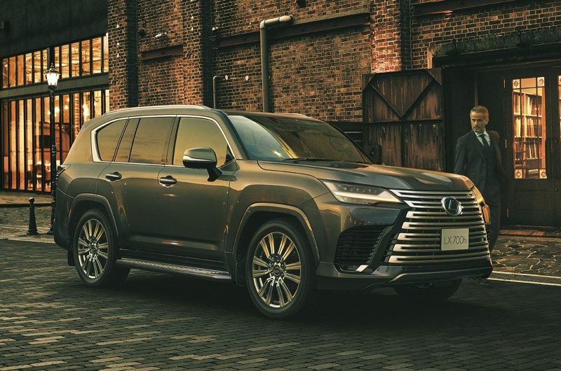 Lexus LX обрёл гибридную модификацию 700h и внедорожную версию Overtrail