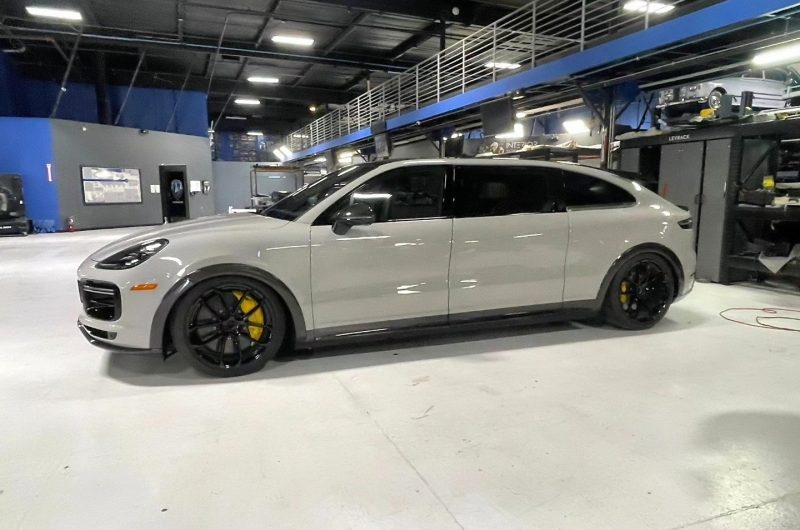 Марк Цукерберг подарил жене «минивэн» на базе Porsche Cayenne Turbo GT