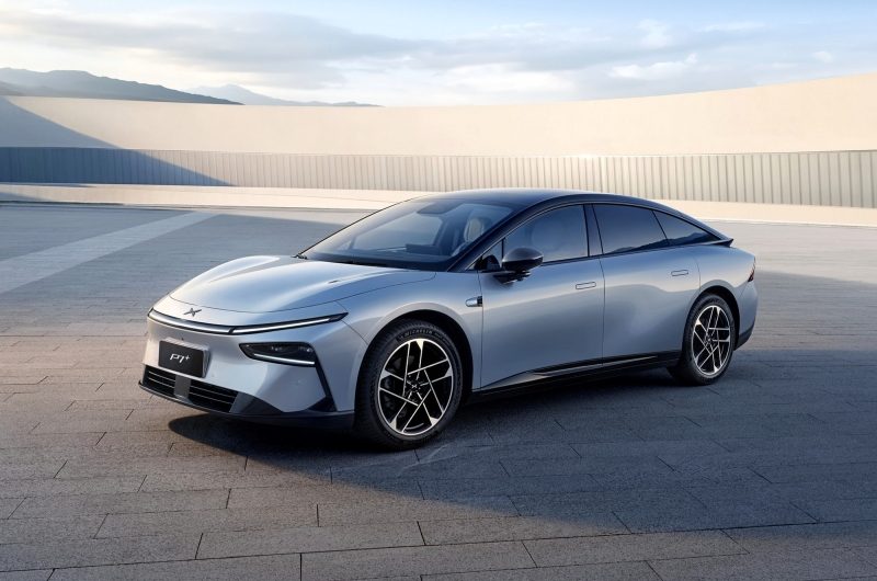 Просторный лифтбек Xpeng P7+: мировая премьера в Париже и ажиотажный спрос в Китае