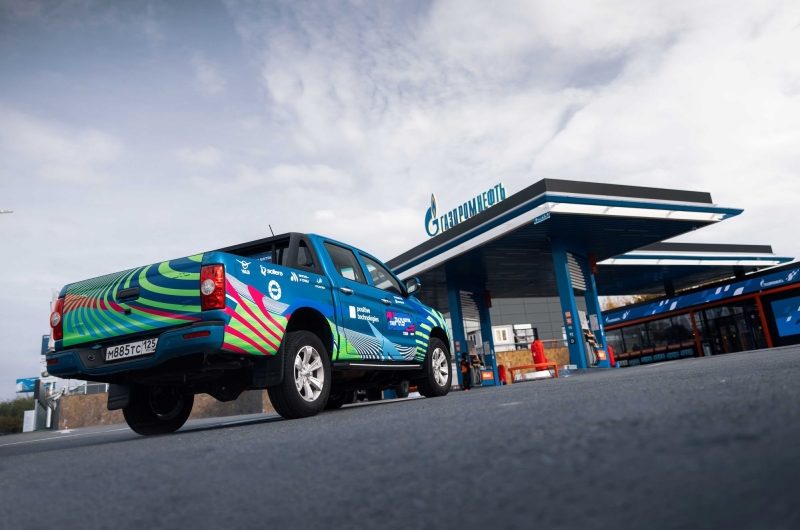 Сеть АЗС «Газпромнефть» стала партнером международного автопробега Tro-Phy-Gital-Tour