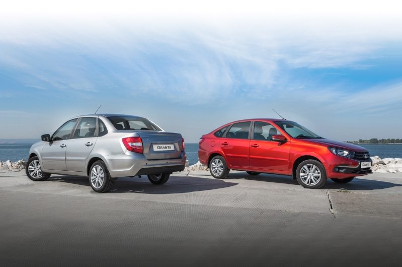 Спрос на новые авто от дилеров за квартал вырос на четверть