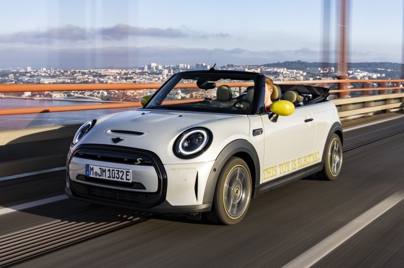 Mini решила отказаться от электрической версии кабриолета Cooper