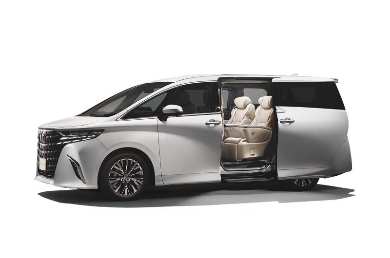 У минивэнов Toyota Alphard и Vellfire появились версии с PHEV-установкой