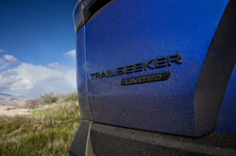 Subaru готовит новый кроссовер: первый тизер Trailseeker