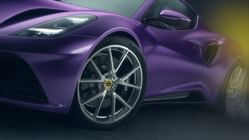 Cпорткар Lotus Emira получил обновки к 2026 модельному году