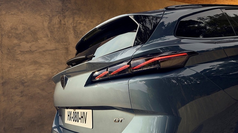 Обновлённый Peugeot 308: двухэтажные фары без подтёков и технические доработки