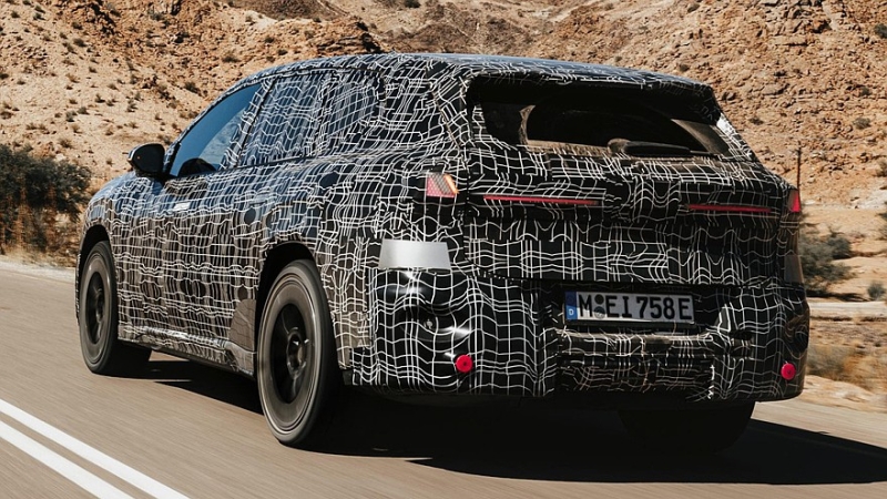 BMW iX3 нового поколения показался на новом тизере в преддверии скорого дебюта