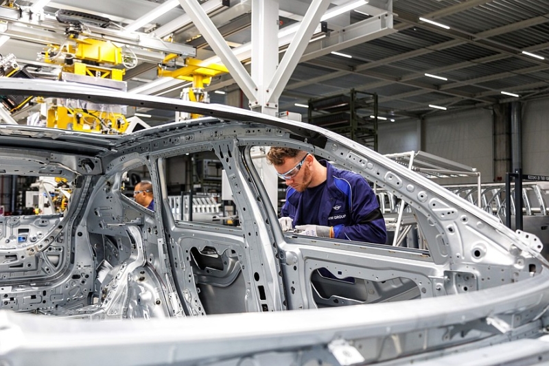 Чисто, зелено, солнечно: BMW показала завод, на котором будут собирать новый BMW iX3