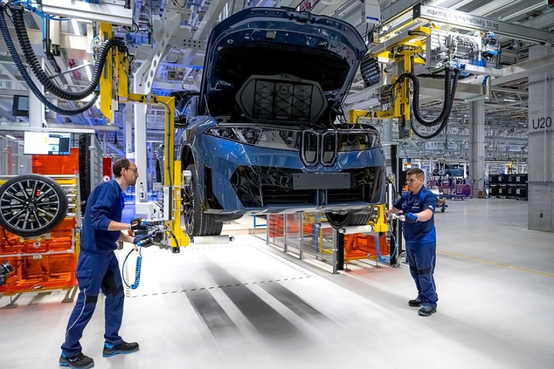 Чисто, зелено, солнечно: BMW показала завод, на котором будут собирать новый BMW iX3