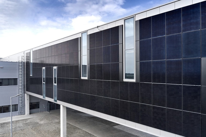 Чисто, зелено, солнечно: BMW показала завод, на котором будут собирать новый BMW iX3