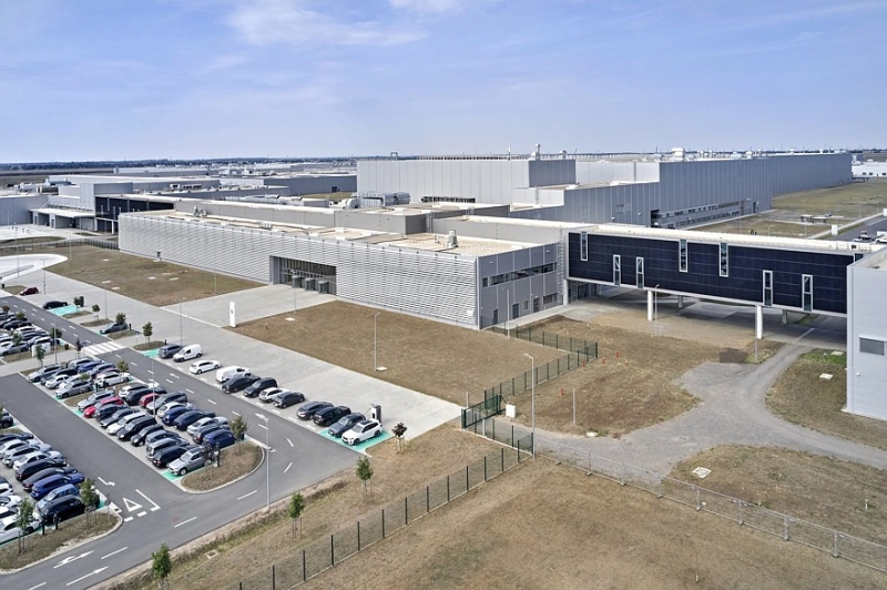 Чисто, зелено, солнечно: BMW показала завод, на котором будут собирать новый BMW iX3