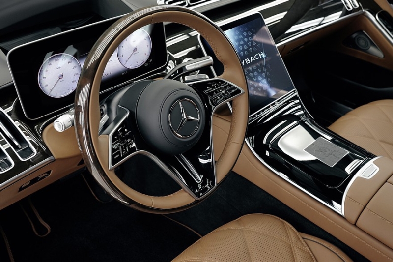 Mercedes-Maybach S-Class обзавёлся спецверсией V12 Edition с декором из золота