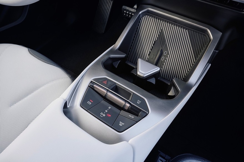 Новый BMW iX3: узкие ноздри, эксцентричный салон, 800 вольт и суперкомпьютеры