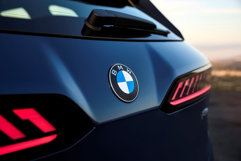 Новый BMW iX3: узкие ноздри, эксцентричный салон, 800 вольт и суперкомпьютеры