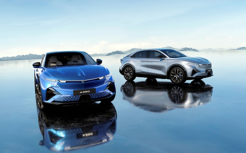 Alpine A390 готовится к старту продаж: цены ниже, чем у Porsche Macan, но всё равно дорого