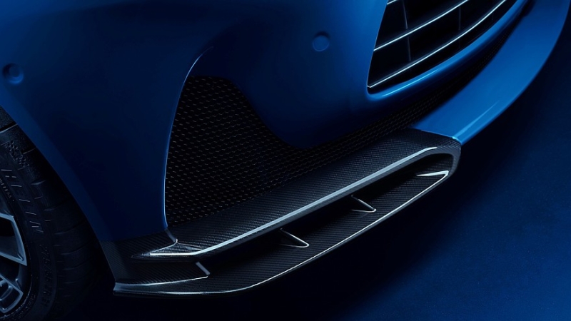 Aston Martin DB12 S: доработанное шасси и 700-сильный V8 с особо сочным звуком