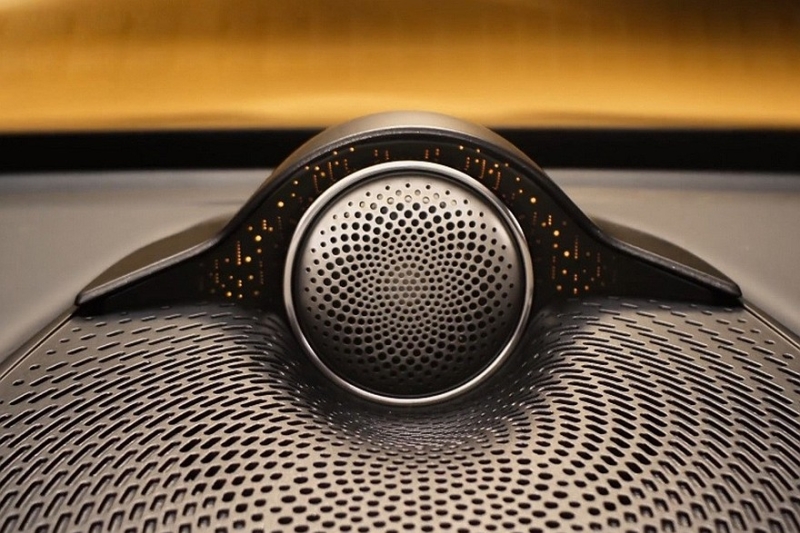 Dongfeng полностью раскрыл интерьер кроссовера Voyah Taishan, который привезут в Россию