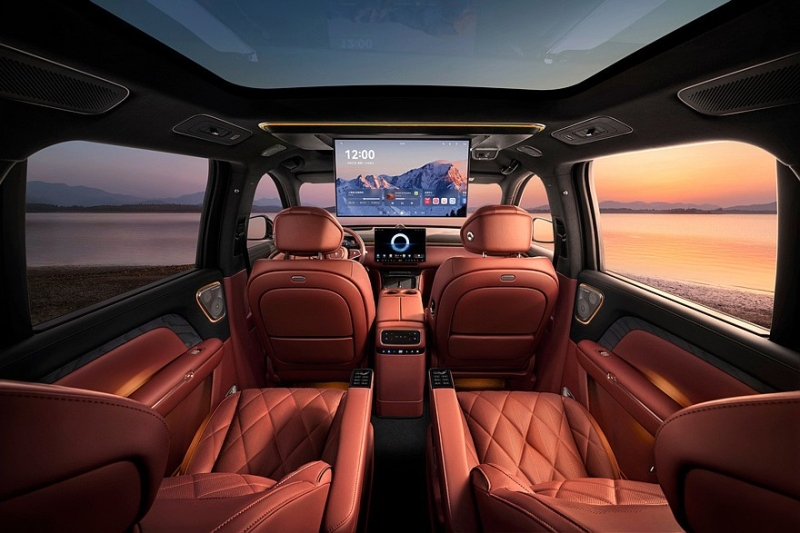 Dongfeng полностью раскрыл интерьер кроссовера Voyah Taishan, который привезут в Россию