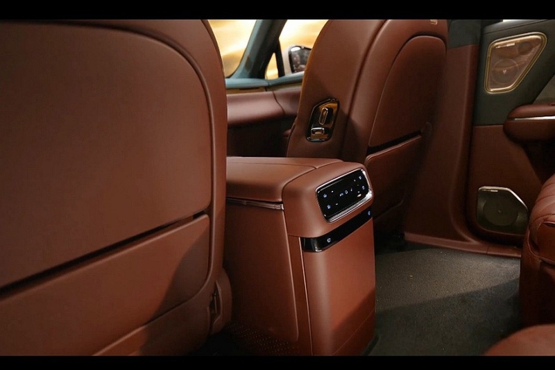 Dongfeng полностью раскрыл интерьер кроссовера Voyah Taishan, который привезут в Россию