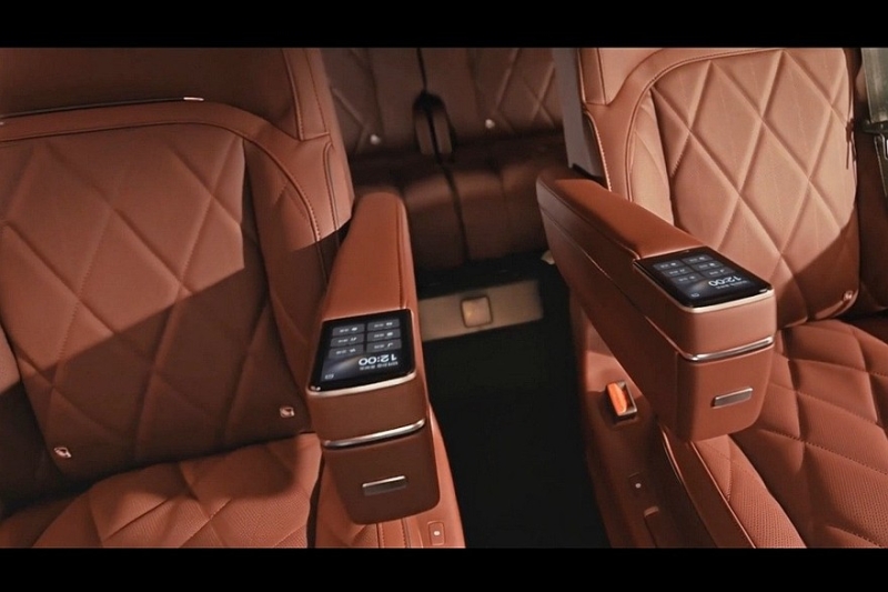 Dongfeng полностью раскрыл интерьер кроссовера Voyah Taishan, который привезут в Россию