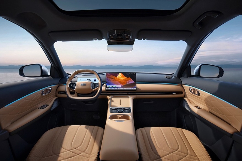 Кроссовер Geely EX5 EM-i для России: оснащение и техника