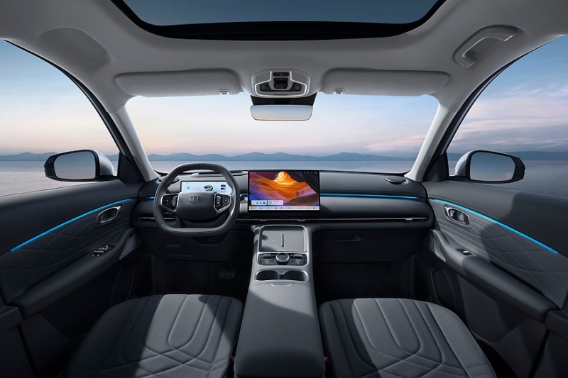 Кроссовер Geely EX5 EM-i для России: оснащение и техника