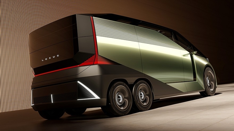 Lexus ищет новые форматы для флагманской модели LS, а новый суперкар показал интерьер