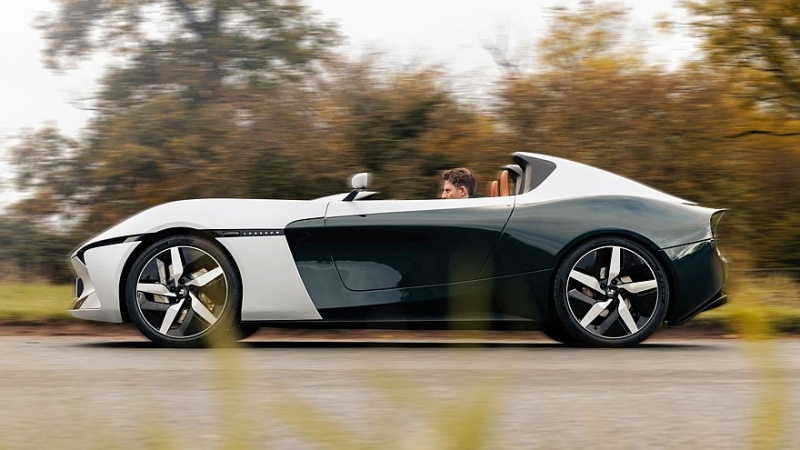 Лёгкий как пёрышко спорктар Longbow показался живьём: масса 895 кг и 3,5 с до «сотни»