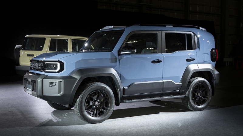 Маленький, брутальный и только с ДВС: рассекречен Toyota Land Cruiser FJ