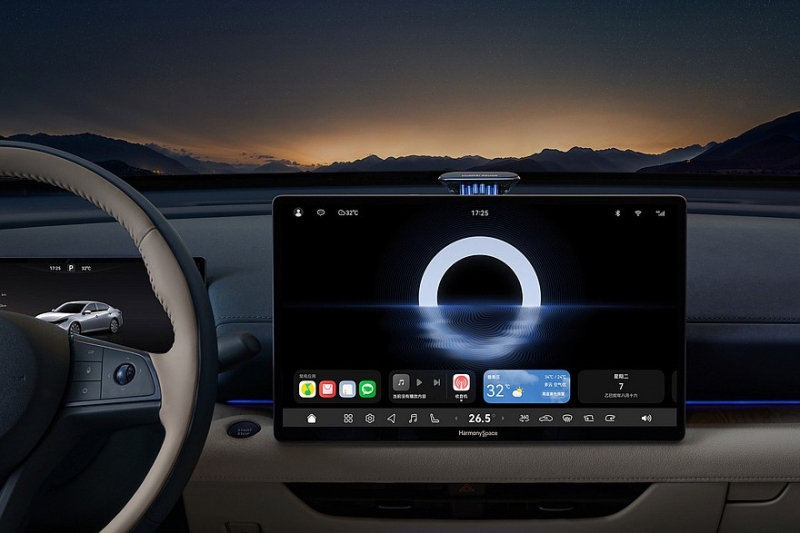 Седан Nissan Teana показал свой новый интерьер