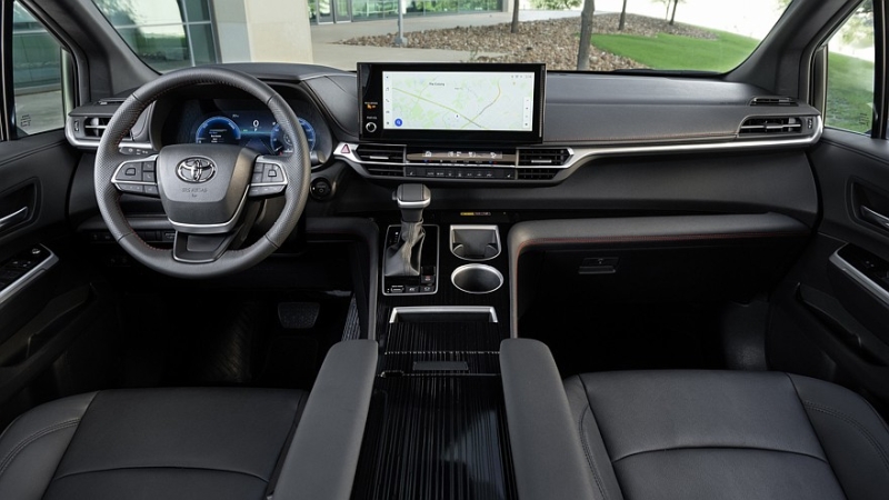 Toyota Sienna получила ряд полезных обновок и прибавила в цене