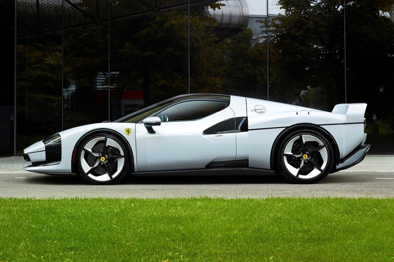 Уникальный суперкар Ferrari SC40: дизайн в духе Ferrari F40 и техника от Ferrari 296 GTB