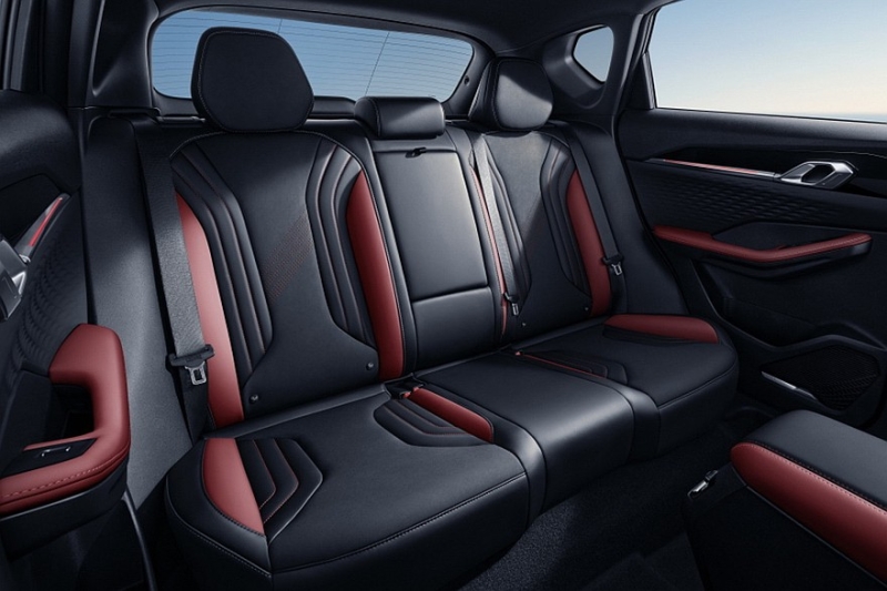 Глобальный кроссовер Geely Coolray пережил рестайлинг