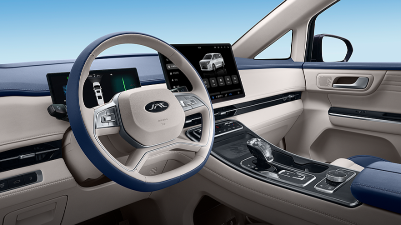 JAC готовит минивэн RF8 к скорому выходу на российский рынок