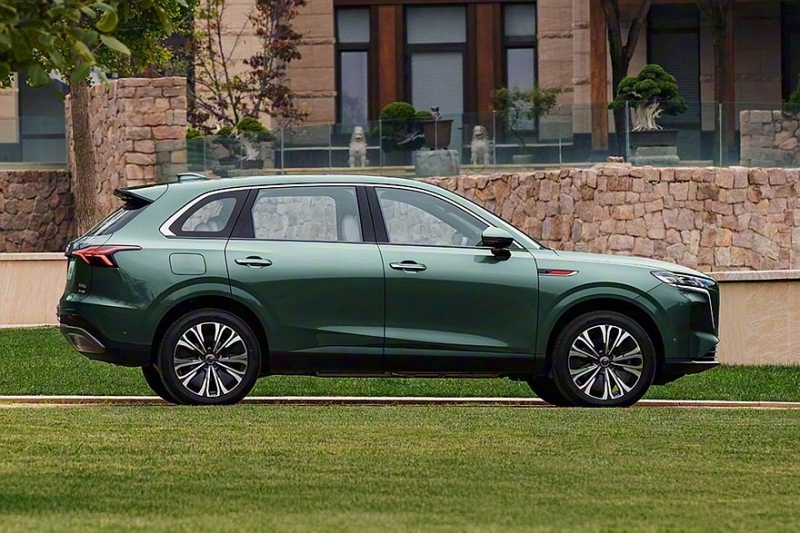 Кроссовер-рекордсмен Hongqi HS6 выходит на рынок