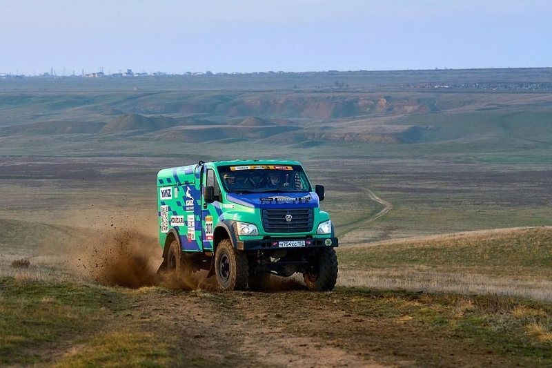 Навигационные ловушки и скоростной пролог: в Калмыкии стартовала баха «Великая степь»