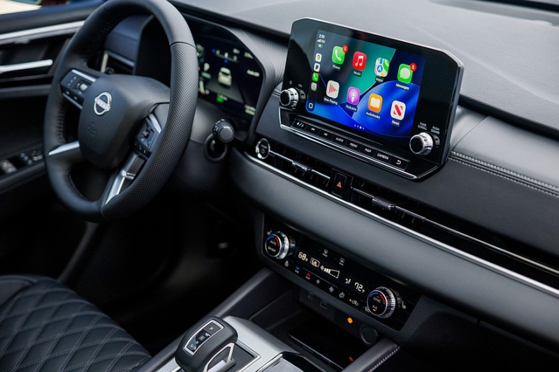 Не заморачивались: представлен Nissan Rogue PHEV, он же чуть переделанный Mitsubishi Outlander