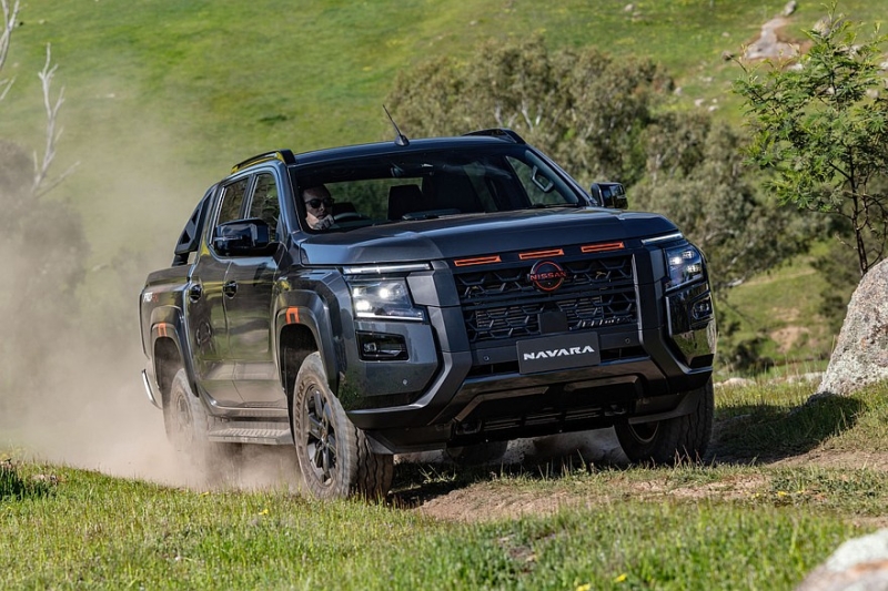 Новый пикап Nissan Navara на базе Mitsubishi L200: топовый дизель и только полный привод
