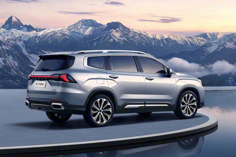 Объявленный новым поколением кроссовер Geely Okavango: больше версий