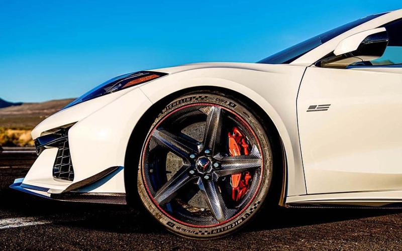 Chevrolet подготовил юбилейные версии Corvette, Colorado и Silverado