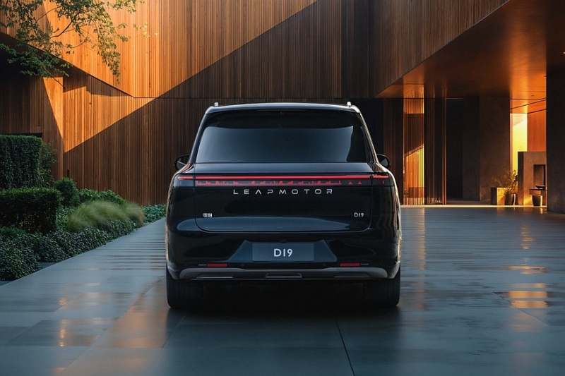 Флагманский кроссовер Leapmotor D19: засвечен интерьер