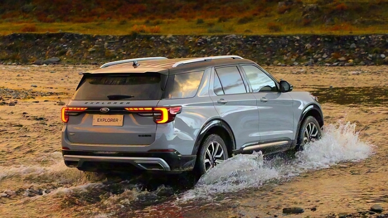Ford Explorer для Китая: второй рестайлинг с &laquo;монобровью&raquo; и прежней техникой
