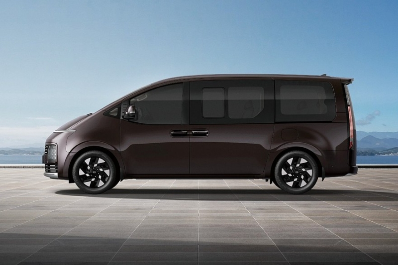 Hyundai анонсировала новинку – возможно, это Staria с другой начинкой