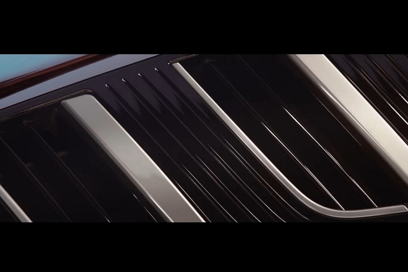 Индийский кроссовер Mahindra XUV700: рестайлинг и новое имя