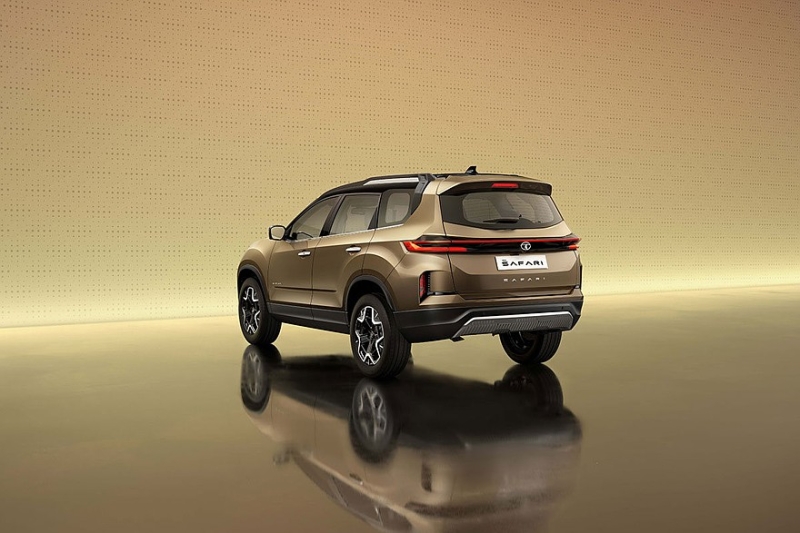 Кроссоверы Tata Harrier и Safari: теперь с бензиновым мотором