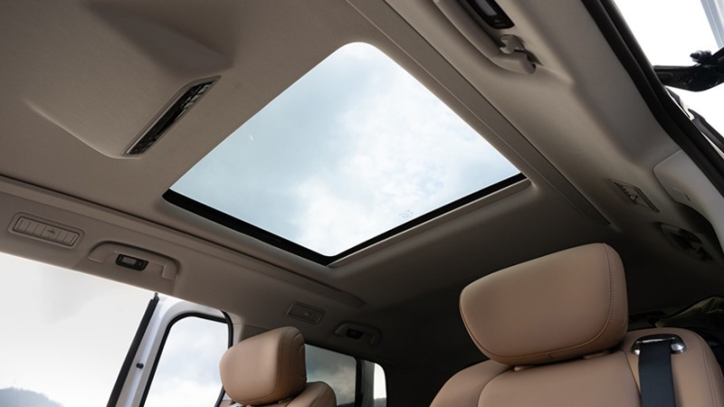 Минивэн JAC RF8 вышел на российский рынок: цена и список оборудования