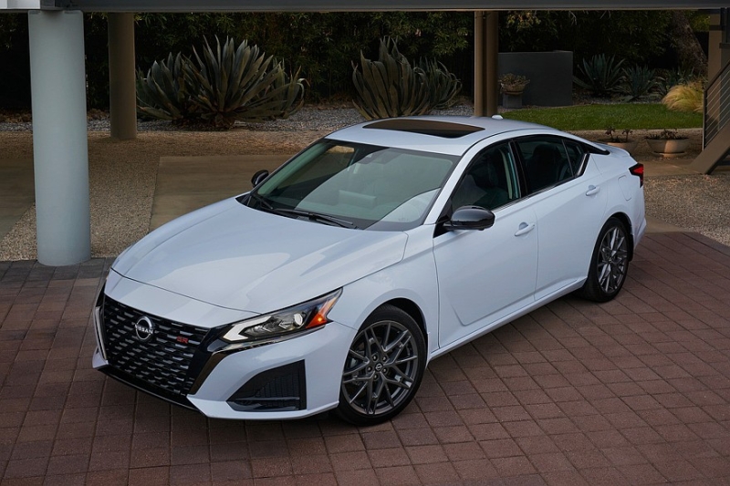 Nissan Altima 2026 модельного года: без рестайлинга, всего две версии, зато есть полный привод