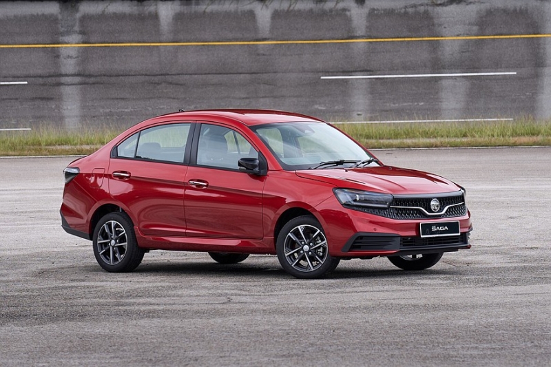 Новый седан Proton Saga: теперь без механики, а в базе – сенсорный пульт вместо мультимедиа