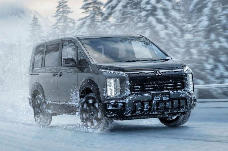 Обновлённый минивэн Mitsubishi Delica D:5 предложен с прежним дизелем