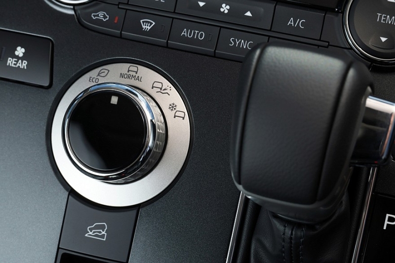 Обновлённый минивэн Mitsubishi Delica D:5 предложен с прежним дизелем